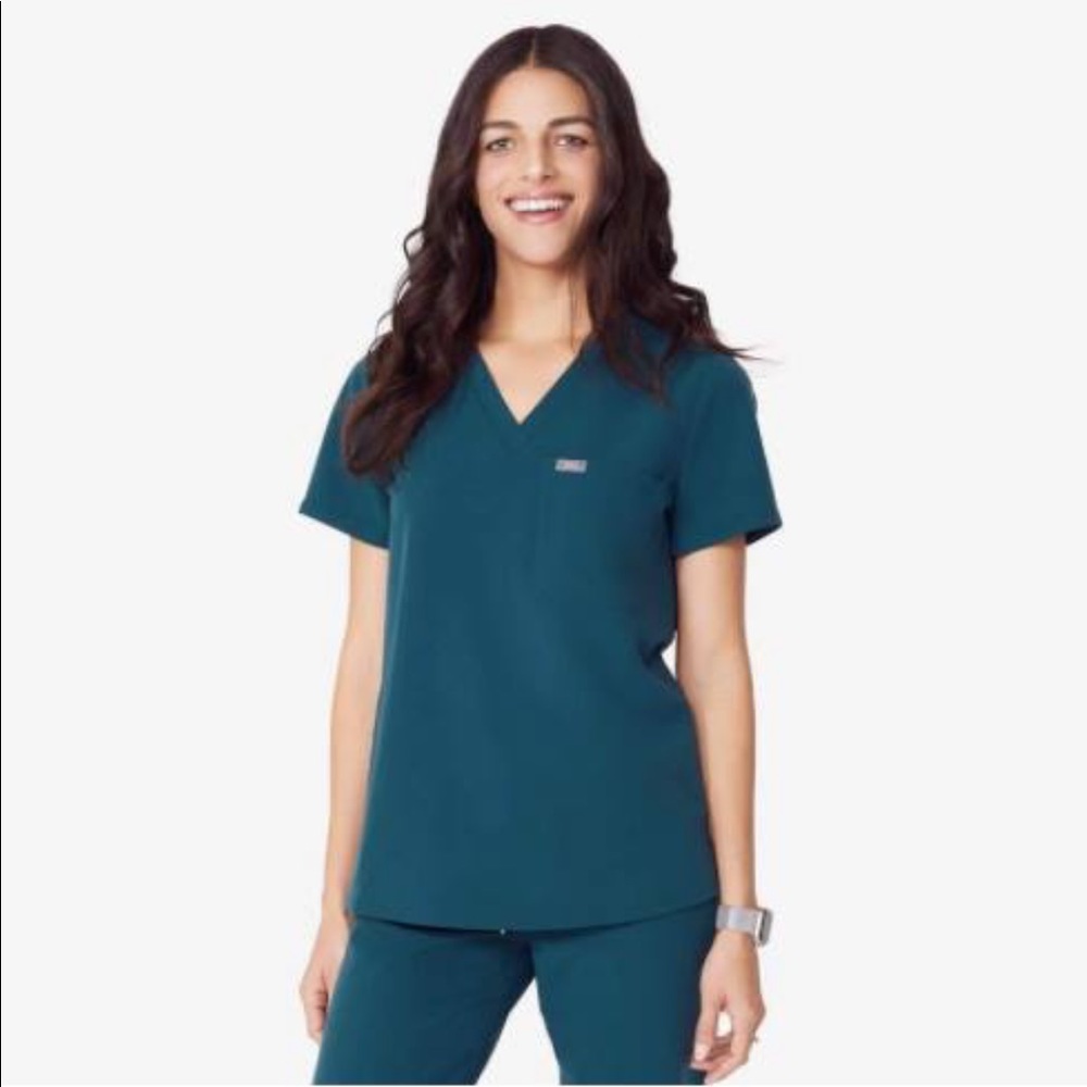 Figs Scrub Top